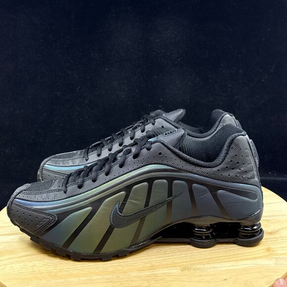 Nike Shox R4 SE Men\'s Black Seaweed Iridescent Size 12.5 IM6596 001 main image 3